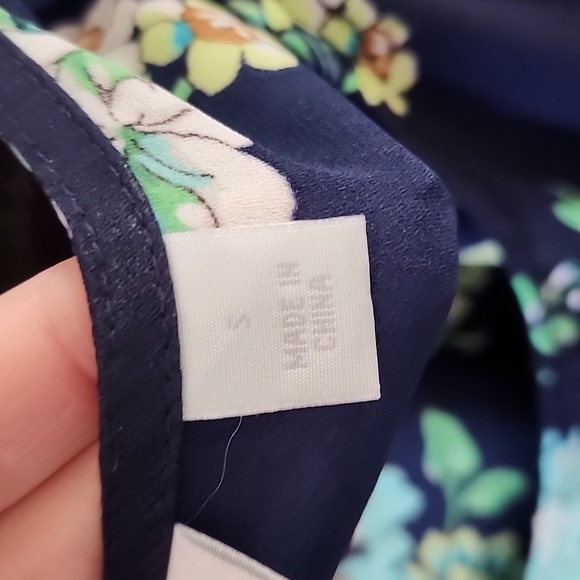 💙 Cold-Shoulder Top - Picture 3 of 5